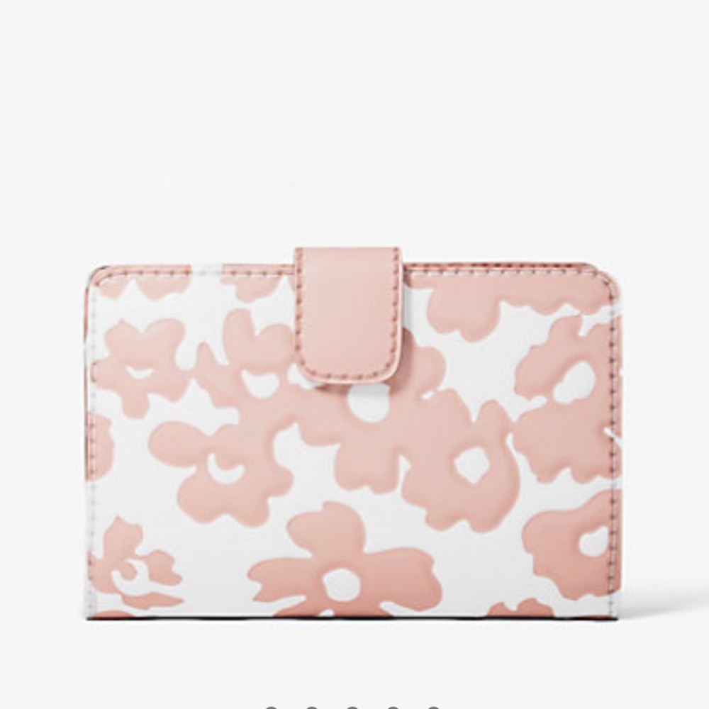 Michael Kors Jet Set Medium Floral Print Bi-Fold Wallet
POWDER BLUSH
NWT - Picture 3 of 16
